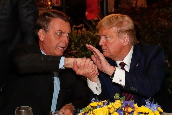 Documento em que Trump anuncia investigação do comércio com Brasil cita 25 de março, PIX e falsificações