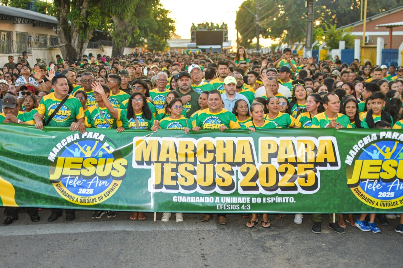 Marcha para Jesus reúne multidão em Tefé, com fé, música e grandes lideranças