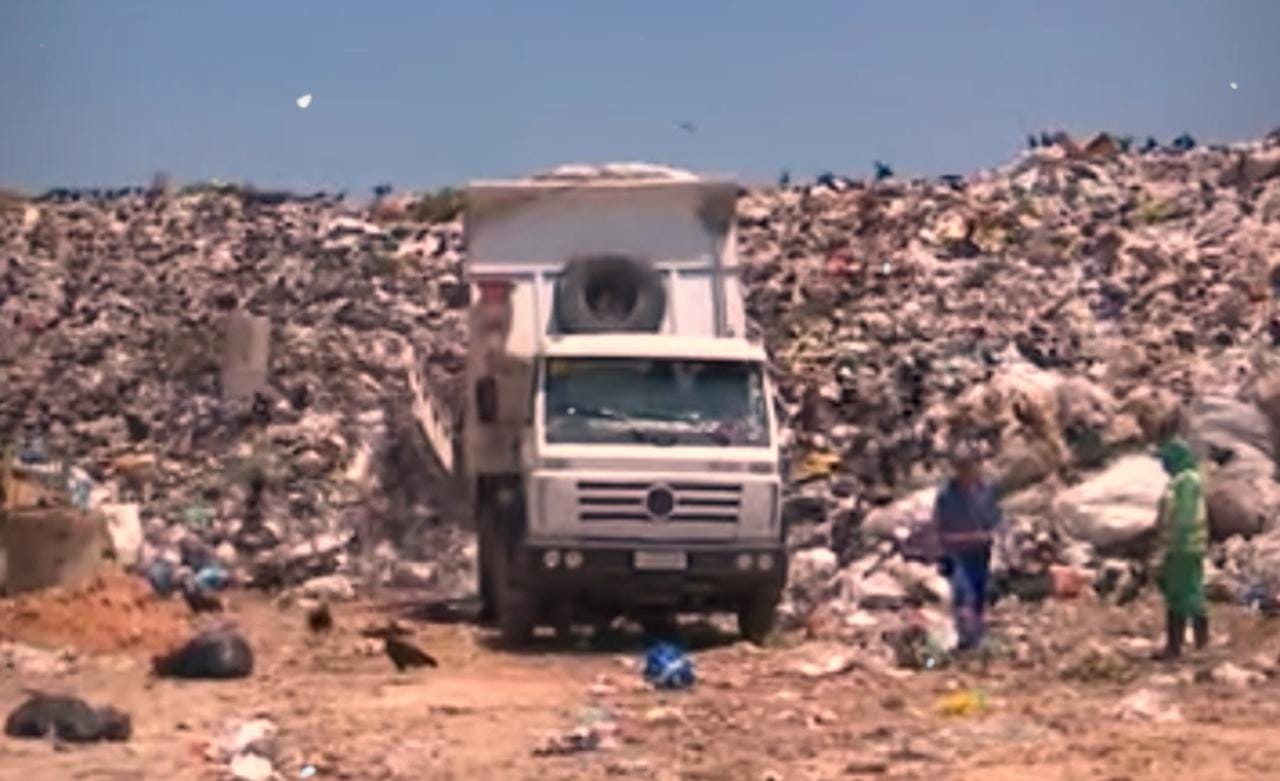 Lixão de Manaus em vias de desastre ambiental