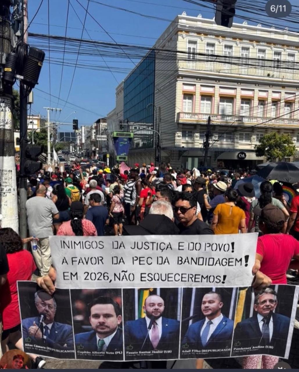 Atos contra PEC da Blindagem e Anistia reúne manifestantes em Manaus