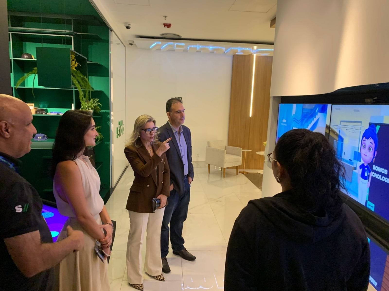 Inovação que nasce na Amazônia e transforma o mundo: visita ao Sidia Instituto de Tecnologia inspira novas conexões e ideias