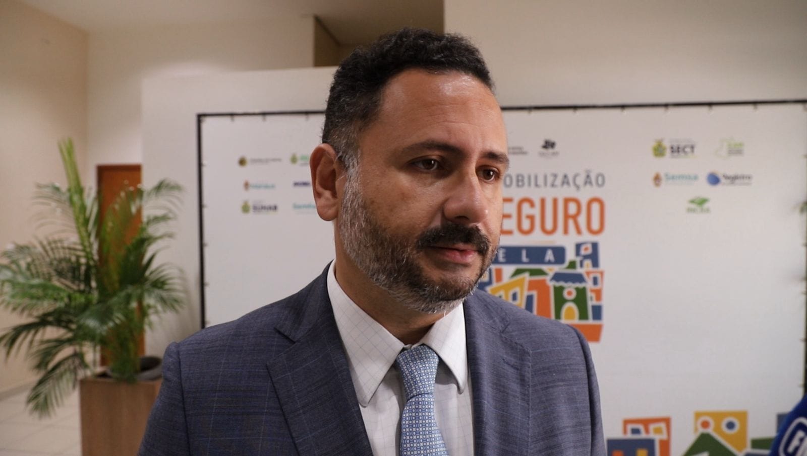 Choy salva Bruno Henrique do Flamengo