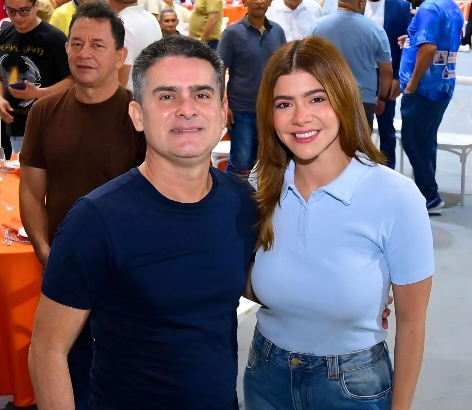 Para escapar de vexame, David Almeida cogita indicar a filha para vice