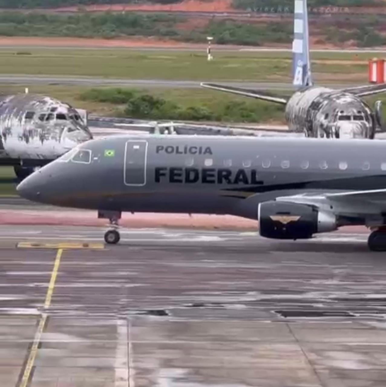 Avião da Polícia Federal pousa no aeroporto de Manaus