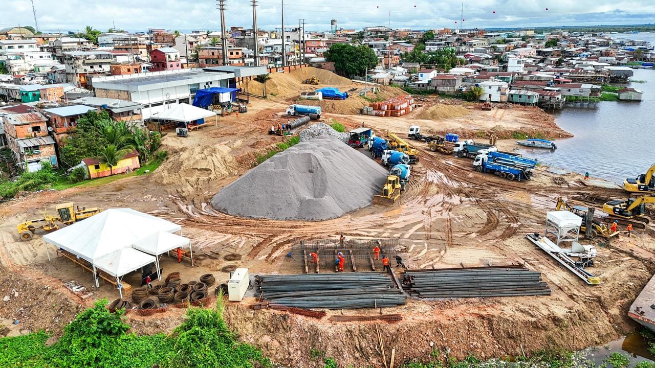 Estrutura que sustenta o futuro: fabricação das armaduras das estacas impulsiona obra da ponte