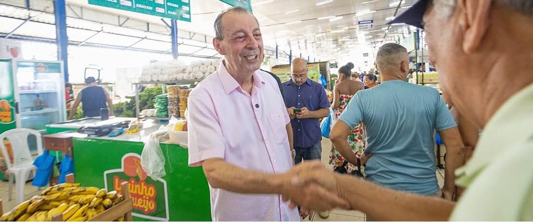 Omar Aziz segue liderando mais uma pesquisa eleitoral para o governo do AM