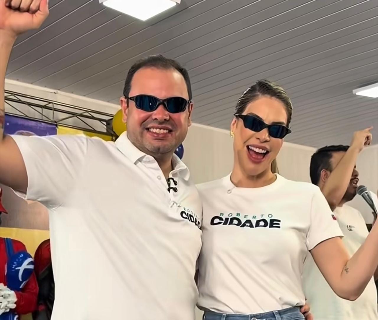 Roberto Cidade usa a esposa acima do permitido na propaganda e Justiça suspende programa