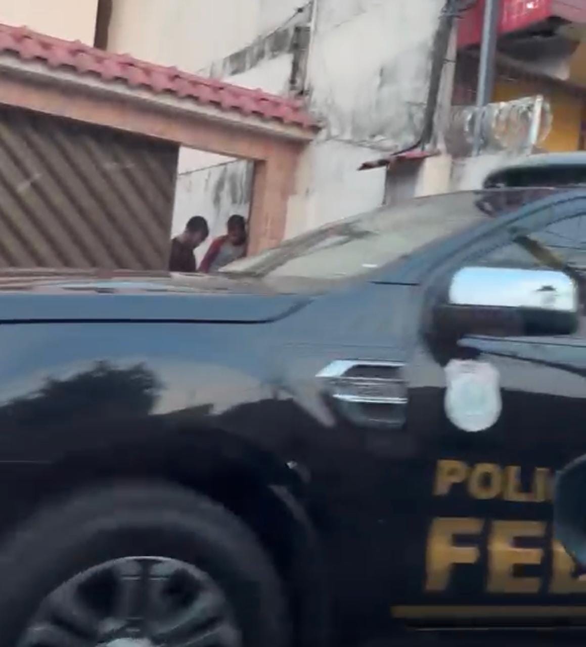 URGENTE: PF INVADE SUPOSTO 'QG CLANDESTINO' DE ROBERTO CIDADE EM MANAUS!