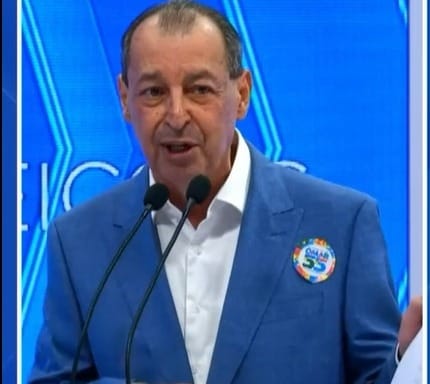 OMAR REBATE MARIA DO CARMO E CITA NOTAS BAIXAS DE CURSOS DA FAMETRO NO MEC