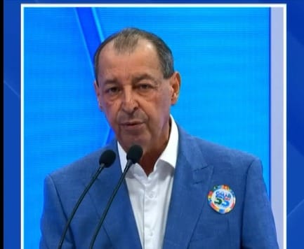 OMAR RELEMBRA OBRAS E DIZ: “A EXPERIÊNCIA VALE MUITO”